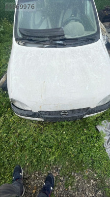 Opel Corsa ön kaput