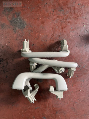 TOYOTA AVENSİS 2008 / 2012 KAPI KOLU TUTAMAĞI