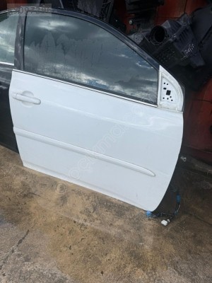 TOYOTA COROLLA SAĞ ÖN KAPI