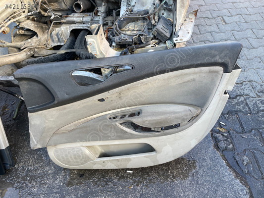 Citroen C5 sağ arka kapı döşemesi