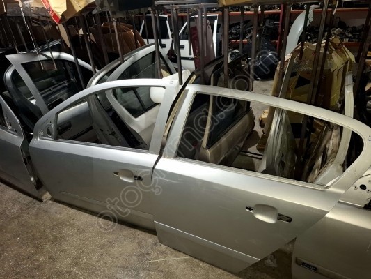 ÖZMEN OPEL ASTRA H ÇIKMA SOL ÖN ARKA KAPI