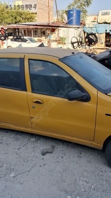 Fiat Albea sağ ön kapı