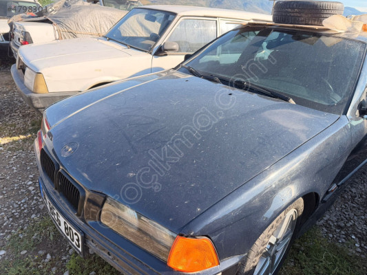 BMW E 36ön kaput