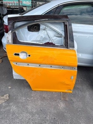 Hyundai accent era sağ arka kapı