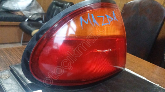 1998 Mazda 323 sol arka stop lambası