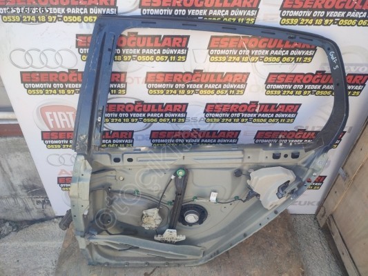 VOLKSWAGEN GOLF 5 SOL ARKA KAPI