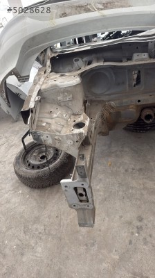Megane dört sağ ön çeyrek