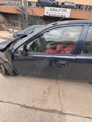 Mazda 323 sol ön kapı