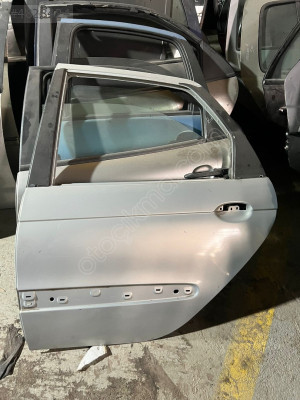 RENAULT SCENİC SOL ARKA KAPI MERT OTO
