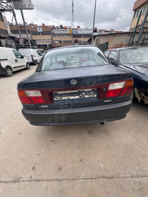Mazda 323 bagaj kapağı