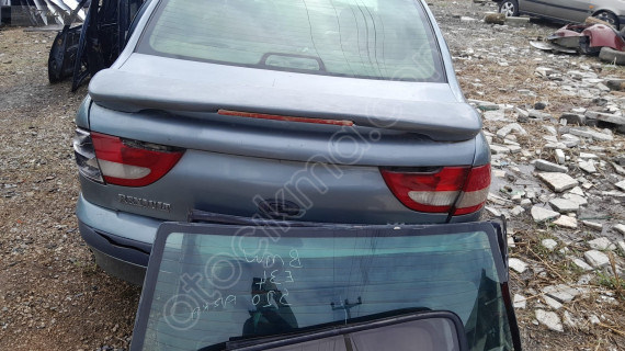 Megane 1 bagaj kapagı