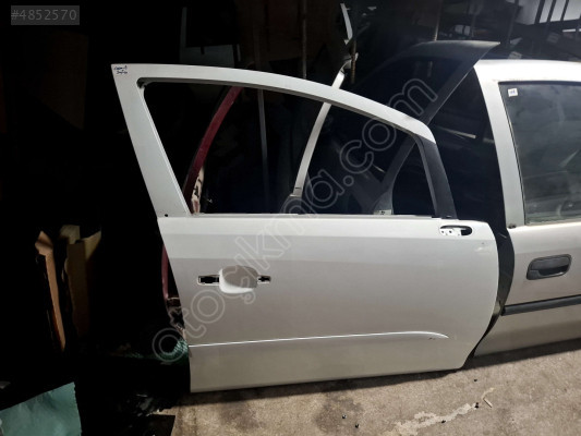 ÖZMEN OPEL CORSA D ÇIKMA SAĞ ÖN KAPI
