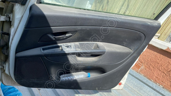 Fiat linea çıkma sağ ön kapı döşemesi