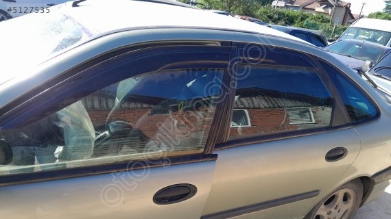 Renault Laguna 1 sol kapı camları