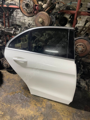 MERCEDES C200 SAĞ ARKA KAPI