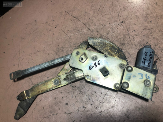 BMW E36 1990-2000 Sağ Ön Kapı Cam Krikosu