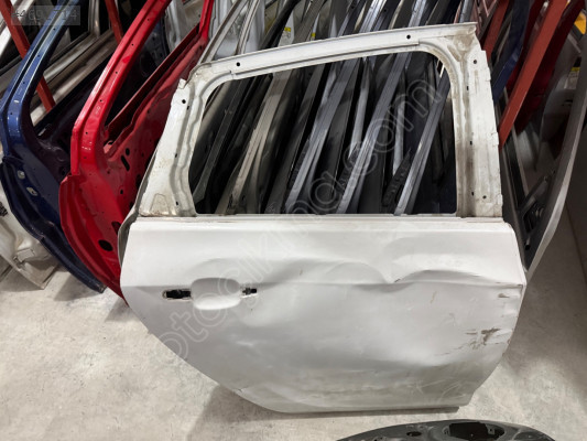 OPEL ASTRA J ÇIKMA ORİJİNAL SAĞ ARKA KAPI BD2