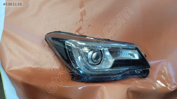 subaru forester sağ far