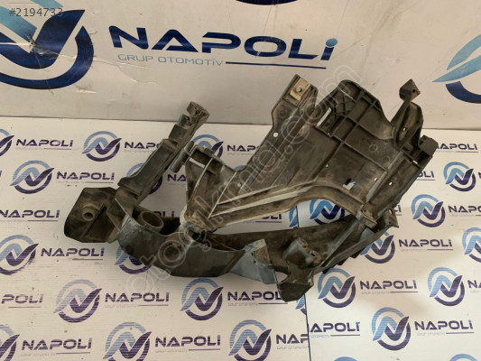 8K0805608B AUDİ A4 FAR BRAKETİ