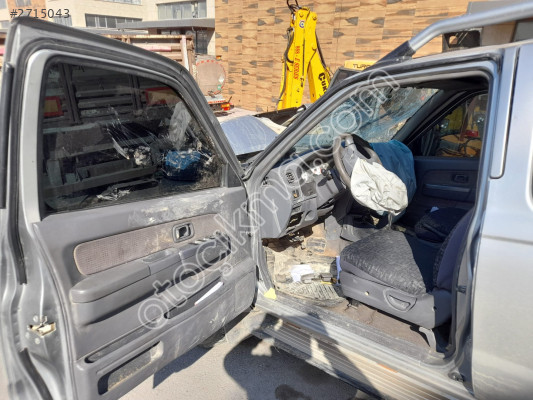 Nissan kapılar