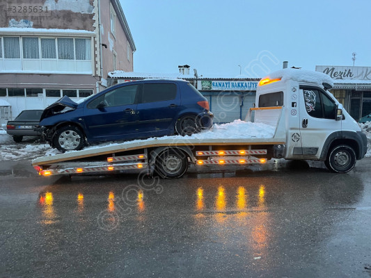 Peugeot 307. Sol arka  kapı