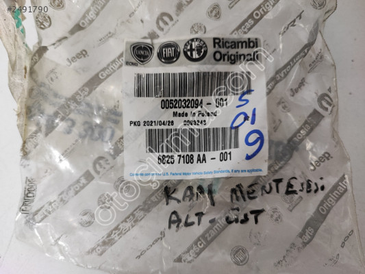 68257108AA ALT ÜST KAPI MENTEŞESİ