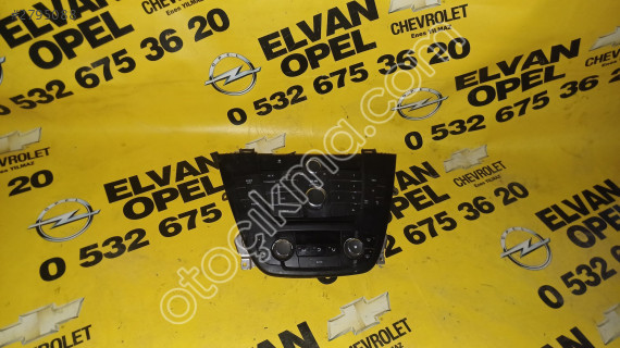 Opel İnsignia Çıkma Teyp Paneli