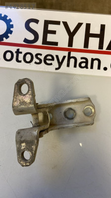 Mitsubishi l200 2014 sağ arka kapı alt menteşesi
