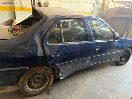 PEUGEOT 306 SEDAN SAĞ ÖN KAPI