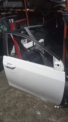TOYOTA COROLLA 2013 / 2018  SAĞ ÖN KAPI
