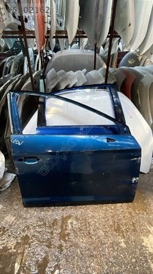 SEAT LEON SAĞ ÖN KAPI