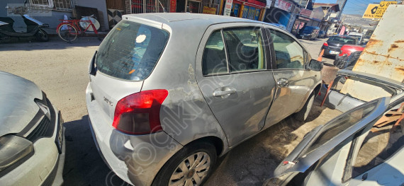 Toyota Yaris sağ arka stop