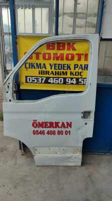 renault master 2 çıkma sol ön kapı az hasarlı