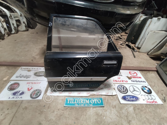 MAZDA 323 HB SİYAH SOL ARKA KAPI