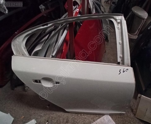 VOLVO S60 SAĞ ARKA KAPI
