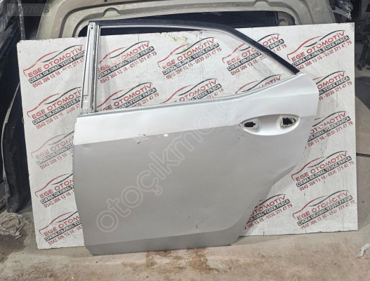 2013/2018 TOYOTA COROLLA GRİ SOL ARKA KAPI ORJINAL