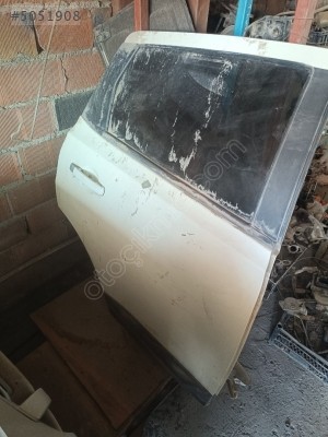 Nissan Qashqai sağ arka kapı