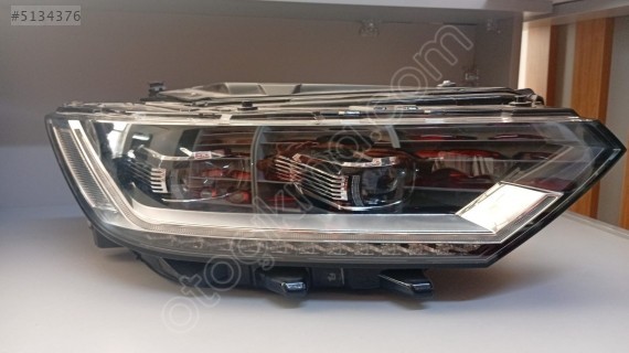 VW PASSAT B8 LEDLİ MERCEKLİ SAĞ FAR ORJİNAL ÇIKMA TEMİZ