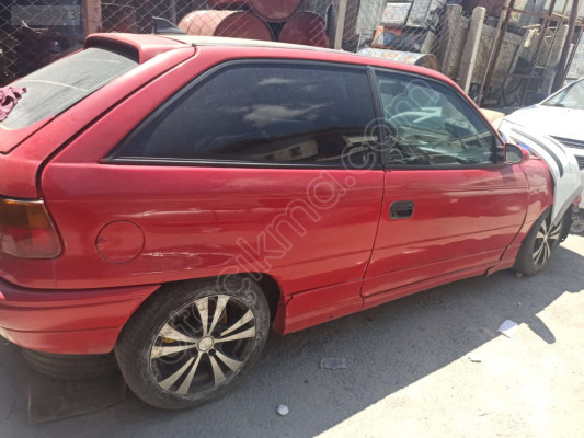 Opel Astra F sağ ön kapı kilidi