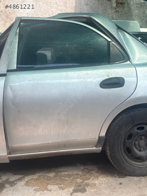 Mazda 323  Family sol arka kapı