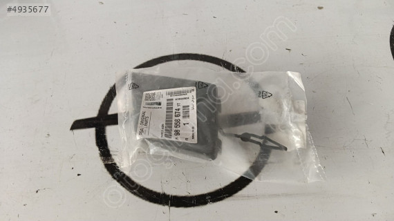 OPEL COMBO E ÖN ÇEKİ KAPAK 2025 985586741T