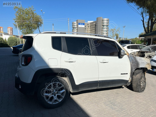 JEEP RENEGADE SAĞ ARKA KAPI ORİJİNAL SÖKME