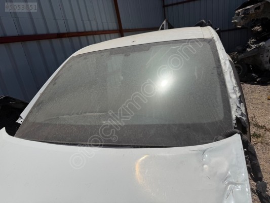 Peugeot partneri tepe ön cam