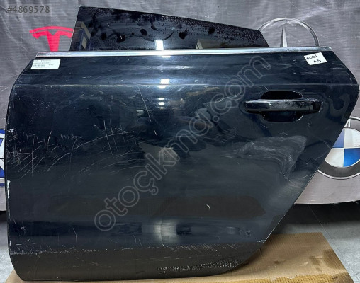 AUDİ A5 2008-20016 SOL ARKA KAPI SİYAH 8T8833051D