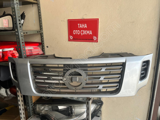 2016 2018 Nissan Navara ön panjur