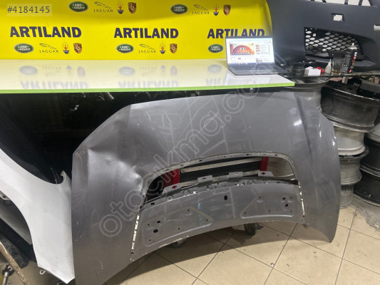 Jaguar l pace kapot