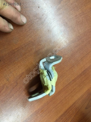 FORD COURİER SAĞ ÖN KAPI MENTEŞE KAPI TARAFI  ORJ ÇIKMA