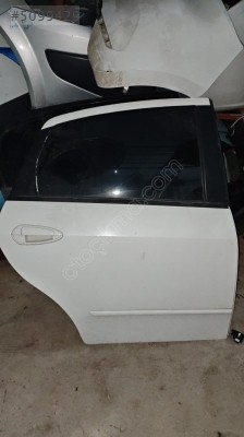 Linea sağ arka kapı