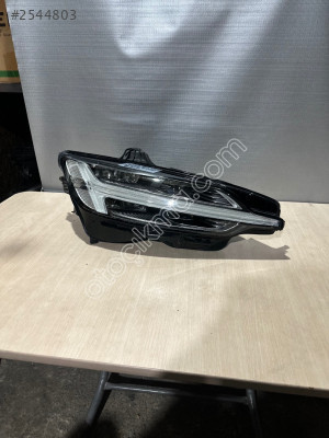 Yeni kasa Volvo s60 sol far full led