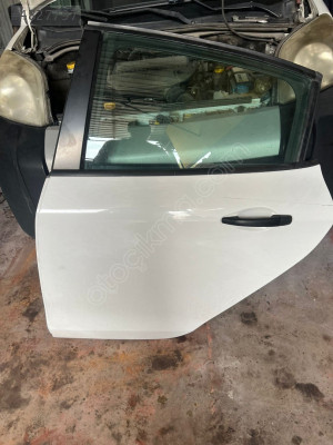 PEUGEOT 208 SOL ARKA KAPI MERT OTO